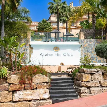 Aloha Hill Club Style Apartment Marbella