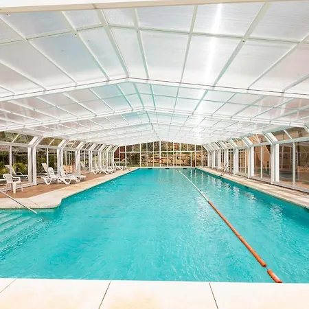 Aloha Hill Club Style Apartment