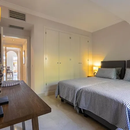 Aloha Hill Club Style Apartment Marbella